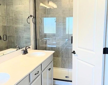 15640 Little Bluestem Street - Photo Thumbnail 5