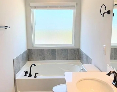 15640 Little Bluestem Street - Photo Thumbnail 6