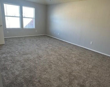9300 Goldenview Drive - Photo Thumbnail 14