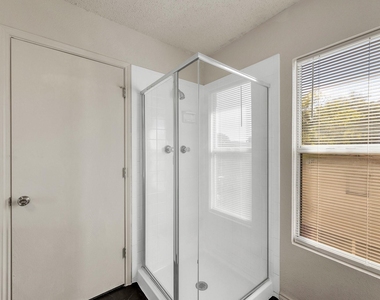 919 Sumac Drive - Photo Thumbnail 13
