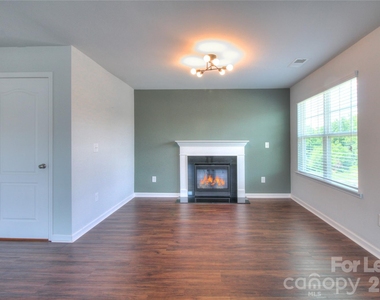 3007 Silverwood Drive - Photo Thumbnail 14