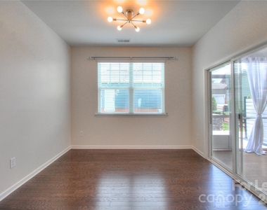 3007 Silverwood Drive - Photo Thumbnail 10