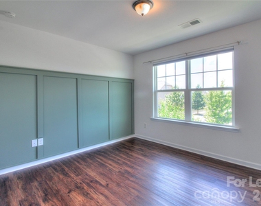 3007 Silverwood Drive - Photo Thumbnail 19