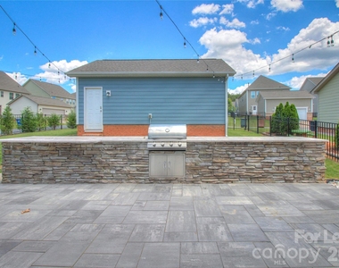 3007 Silverwood Drive - Photo Thumbnail 24