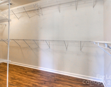 3007 Silverwood Drive - Photo Thumbnail 18