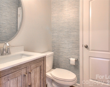 3007 Silverwood Drive - Photo Thumbnail 12