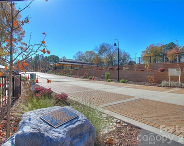 3007 Silverwood Drive - Photo Thumbnail 32