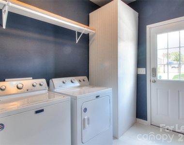 3007 Silverwood Drive - Photo Thumbnail 11