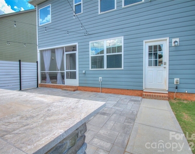 3007 Silverwood Drive - Photo Thumbnail 25