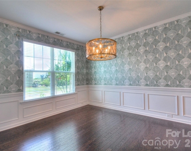 3007 Silverwood Drive - Photo Thumbnail 6