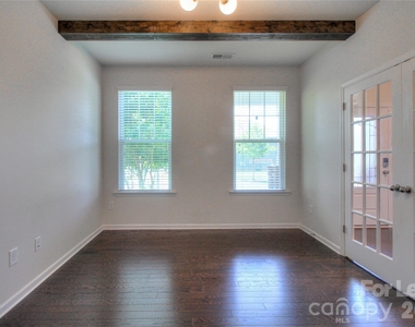 3007 Silverwood Drive - Photo Thumbnail 4
