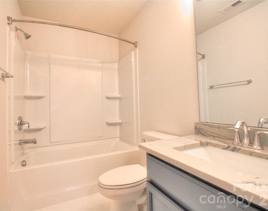 3007 Silverwood Drive - Photo Thumbnail 22