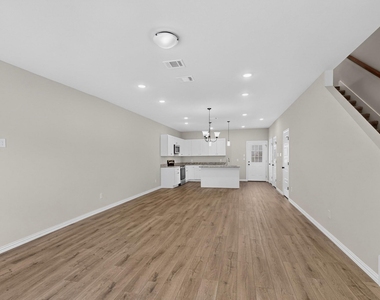 3327 Eastland Street - Photo Thumbnail 6