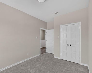 3327 Eastland Street - Photo Thumbnail 21