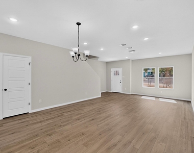 3327 Eastland Street - Photo Thumbnail 3