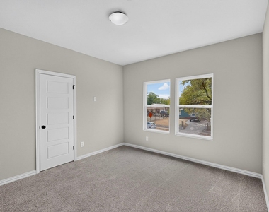 3327 Eastland Street - Photo Thumbnail 13
