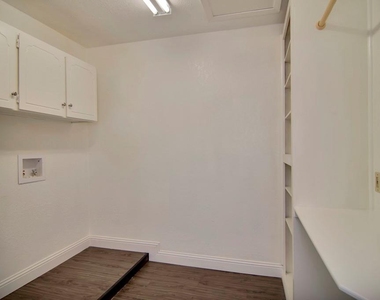 6904 Yorkston Street - Photo Thumbnail 26