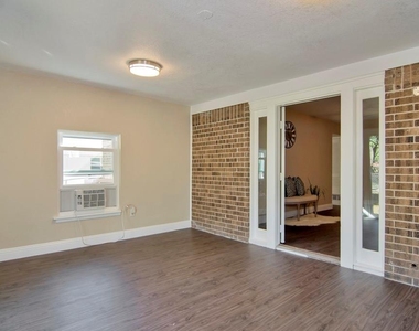 6904 Yorkston Street - Photo Thumbnail 16