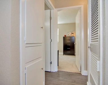 6904 Yorkston Street - Photo Thumbnail 32