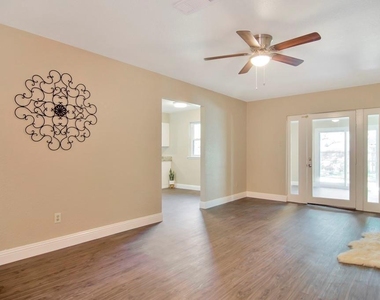 6904 Yorkston Street - Photo Thumbnail 10