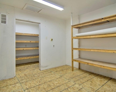 6904 Yorkston Street - Photo Thumbnail 4