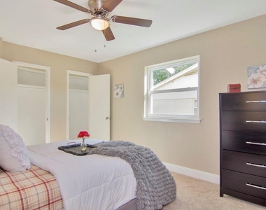 6904 Yorkston Street - Photo Thumbnail 27