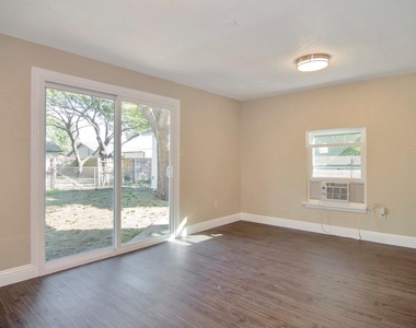 6904 Yorkston Street - Photo Thumbnail 13