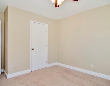 6904 Yorkston Street - Photo Thumbnail 34