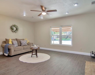 6904 Yorkston Street - Photo Thumbnail 22