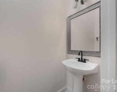 15613 Seafield Lane - Photo Thumbnail 32