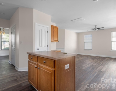 15613 Seafield Lane - Photo Thumbnail 10