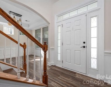 15613 Seafield Lane - Photo Thumbnail 2