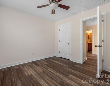 15613 Seafield Lane - Photo Thumbnail 23