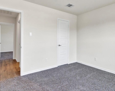 10505 Twisting Springs Drive - Photo Thumbnail 4