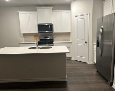 10505 Twisting Springs Drive - Photo Thumbnail 14