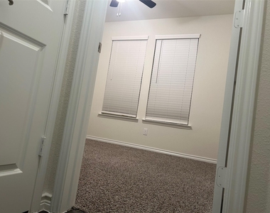 10505 Twisting Springs Drive - Photo Thumbnail 15