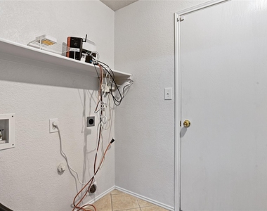 1301 Mill Crossing - Photo Thumbnail 14