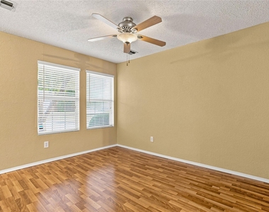 1301 Mill Crossing - Photo Thumbnail 7