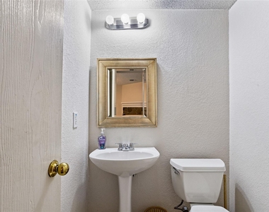 1301 Mill Crossing - Photo Thumbnail 10