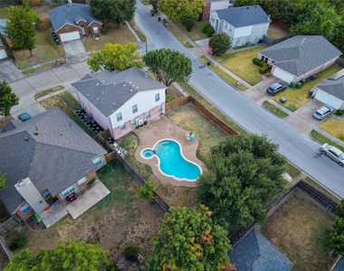 1301 Mill Crossing - Photo Thumbnail 33