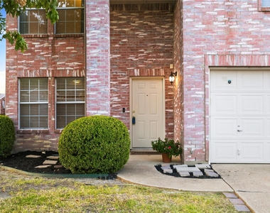 1301 Mill Crossing - Photo Thumbnail 5