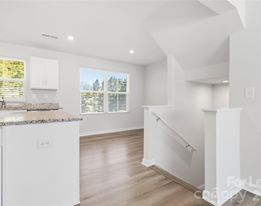 1134 Canando Street - Photo Thumbnail 7