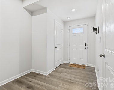 1134 Canando Street - Photo Thumbnail 4