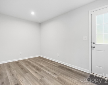 1134 Canando Street - Photo Thumbnail 5