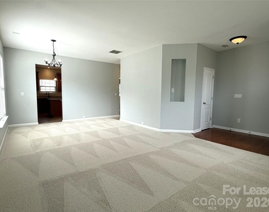 16727 Macanthra Drive - Photo Thumbnail 5