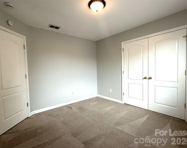 16727 Macanthra Drive - Photo Thumbnail 32