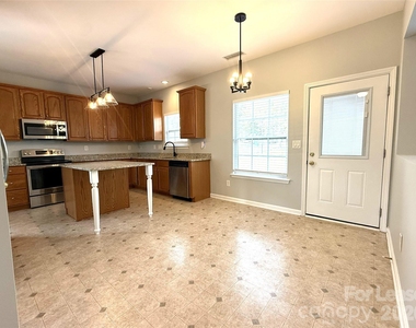 16727 Macanthra Drive - Photo Thumbnail 14