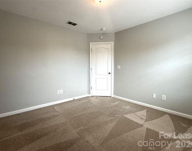 16727 Macanthra Drive - Photo Thumbnail 35