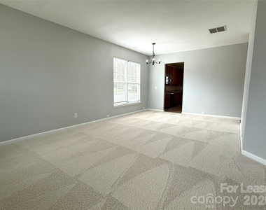 16727 Macanthra Drive - Photo Thumbnail 4