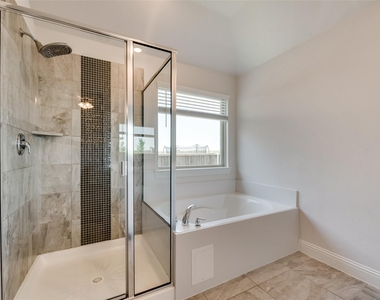 1211 Freestone Drive - Photo Thumbnail 4